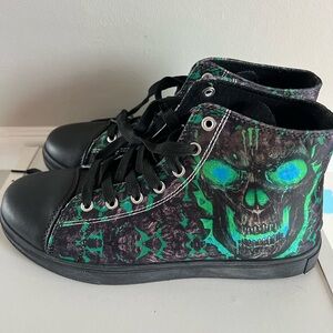 High-Top Sneakers with Skull Design - Black and Green size 10